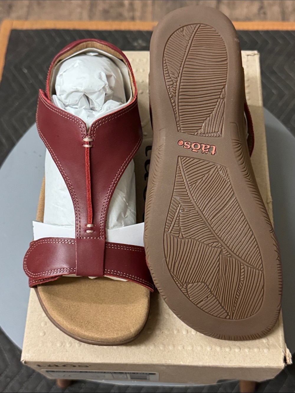 Taos Womens sandals (style) THE SHOW/ (color) CHERRY RED - Picture 8 of 12